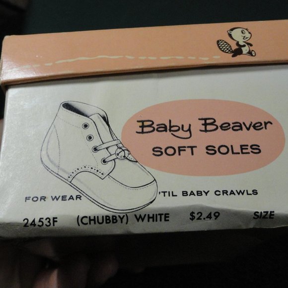 VTG Baby Beaver Soft soles leather shoes w/Bells and box, sz 2~Decor item. - Picture 9 of 9